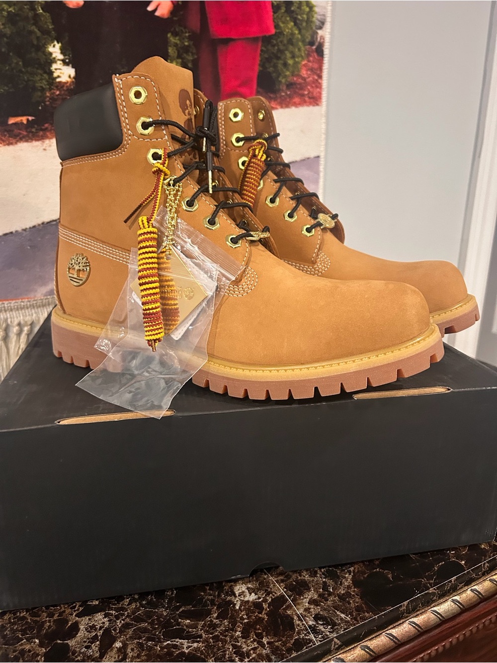BIGGIE TIMBERLANDS SIZE 10